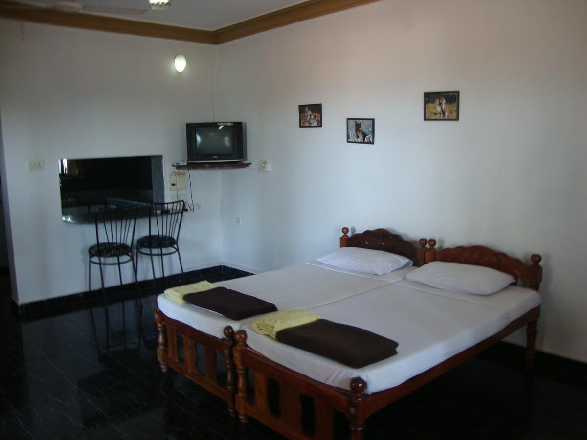 Leon Hide Out Guest House Vasco Da Gama Exterior photo