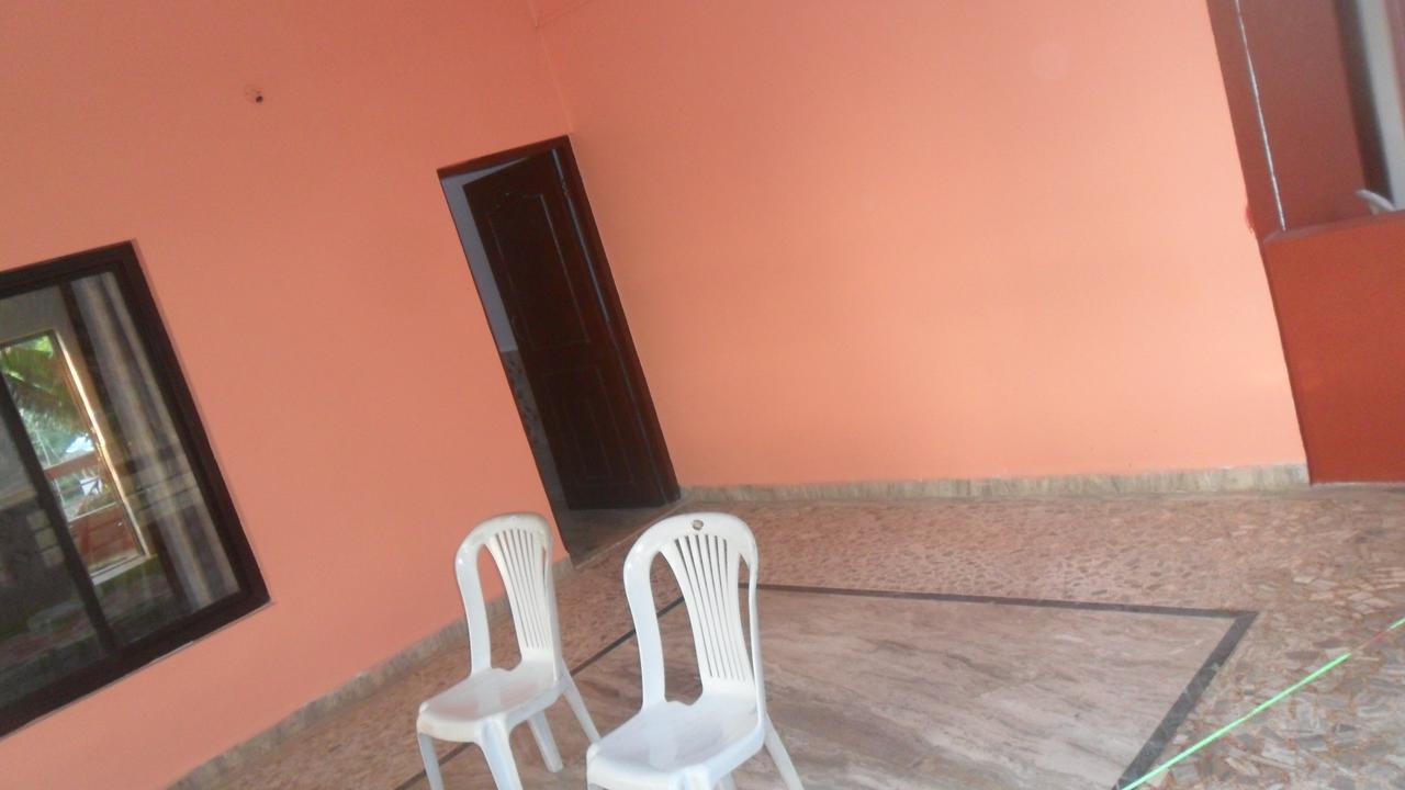 Leon Hide Out Guest House Vasco Da Gama Exterior photo
