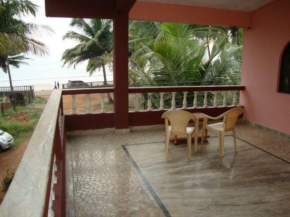 Leon Hide Out Guest House Vasco Da Gama Exterior photo
